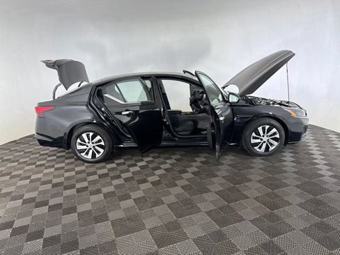 Used 2023 Nissan Altima 2.5 S FWD image 13