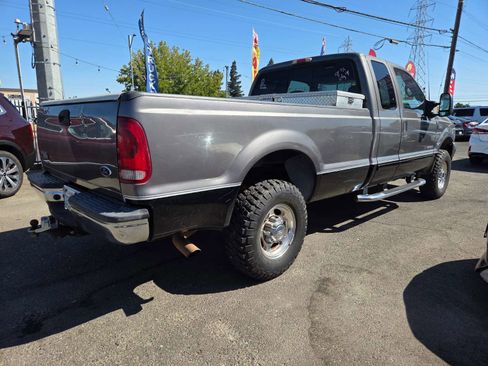 Used 2002 Ford F250 Lariat image 4