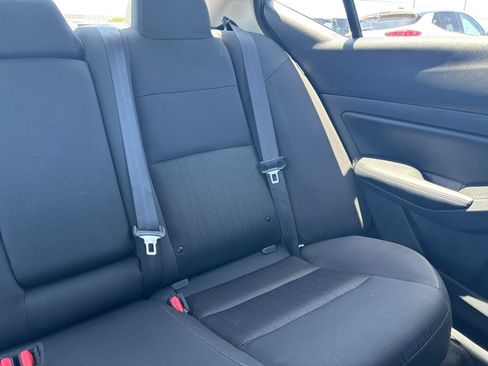 Used 2025 Nissan Altima 2.5 SV FWD image 36