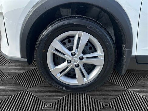 New 2025 Nissan Kicks Play S image 14