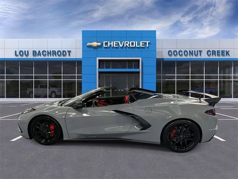 Used 2025 Chevrolet Corvette Stingray w/ Stealth Interior Trim Package image 5