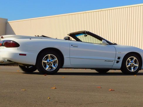 Used 2002 Pontiac Firebird image 26
