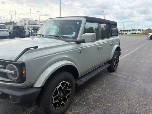 Used 2023 Ford Bronco Outer Banks AWD/4WD image 4
