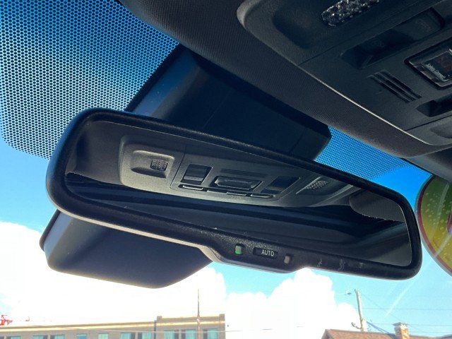 Used 2019 Toyota Avalon XLE w/ Moonroof Package FWD image 15