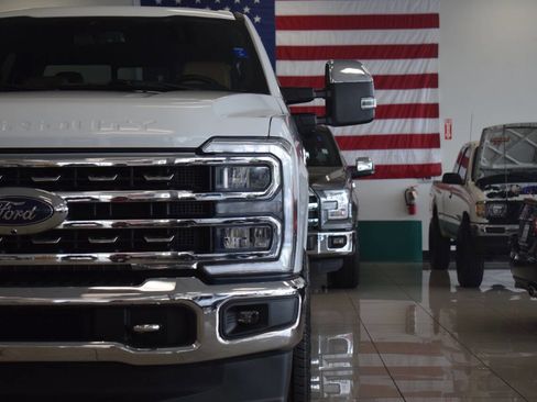 Used 2023 Ford F250 Lariat w/ Chrome Package AWD/4WD image 9