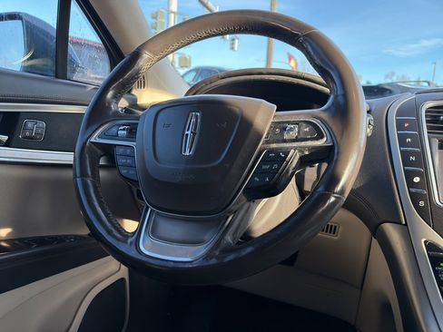 Used 2019 Lincoln Nautilus Reserve image 22