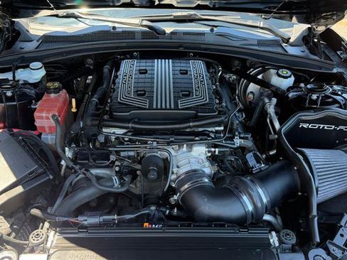 Used 2019 Chevrolet Camaro ZL1 RWD image 8
