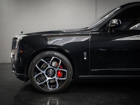Used 2023 Rolls-Royce Cullinan Black Badge w/ Dark Exterior Package AWD/4WD image 3