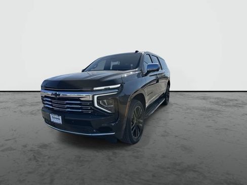 New 2025 Chevrolet Suburban Premier image 3