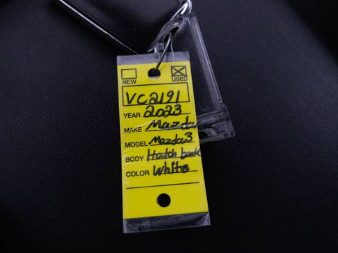 Used 2023 MAZDA MAZDA3 s image 27