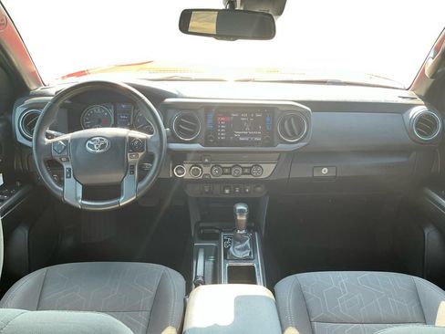 Used 2019 Toyota Tacoma TRD Off-Road AWD/4WD image 17