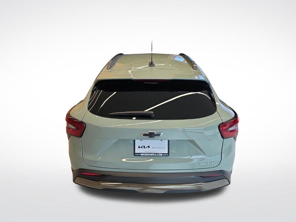 Used 2025 Chevrolet Trax ACTIV FWD image 13