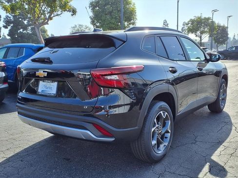 New 2026 Chevrolet Trax LT w/ Driver Confidence Package image 5