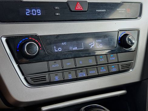 Used 2016 Hyundai Sonata SE FWD image 23