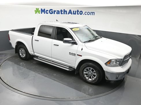 Used 2018 RAM 1500 Laramie w/ Convenience Group AWD/4WD image 3