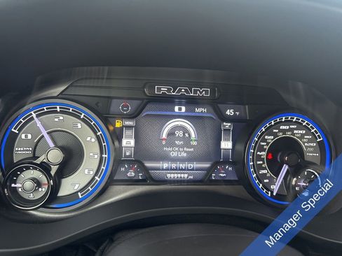 Used 2022 RAM 1500 Limited w/ Body-Colour Bumper Group image 17