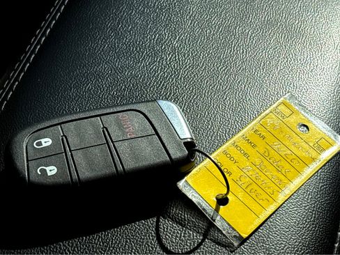 Used 2020 Dodge Journey SE w/ SE Popular Equipment Group image 31