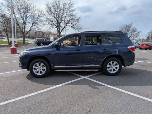 Used 2012 Toyota Highlander SE w/ Tow Pkg image 8