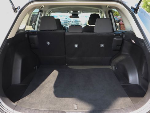 Used 2024 Toyota RAV4 XLE FWD image 9