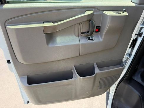 Used 2016 Chevrolet Express 2500 LS RWD image 24