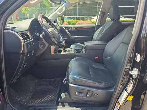 Used 2018 Lexus GX 460 Premium w/ Premium Package AWD/4WD image 2