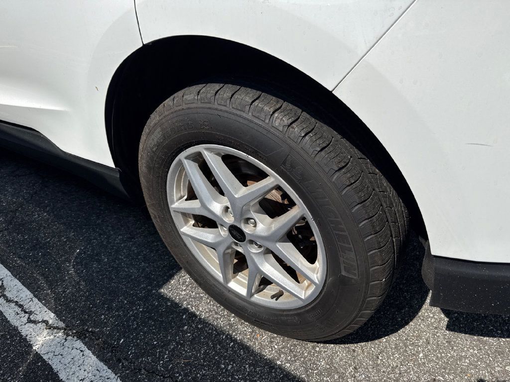 Used 2024 Ford Edge SEL AWD/4WD image 8