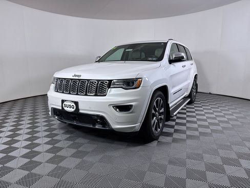 Used 2018 Jeep Grand Cherokee Overland AWD/4WD image 17