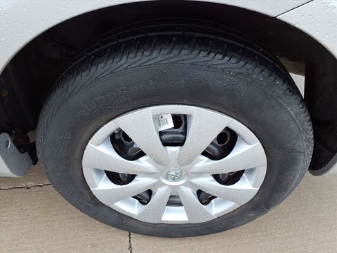 Used 2010 Toyota Corolla LE image 13