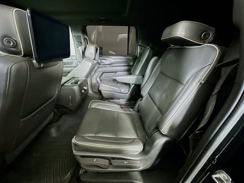 Used 2021 GMC Yukon XL SLT w/ SLT Premium Package image 15