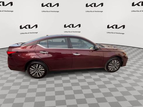 Used 2025 Nissan Altima 2.5 SV AWD/4WD image 9