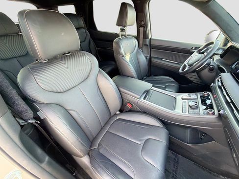 Used 2024 Hyundai Palisade Calligraphy image 16
