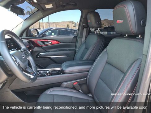 Used 2025 Chevrolet Traverse Z71 w/ Driver Confidence Package AWD/4WD image 11