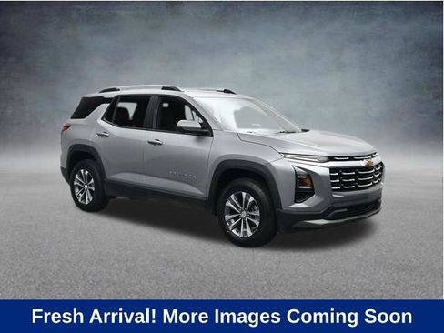 Used 2025 Chevrolet Equinox LT w/ Convenience Package II FWD image 1
