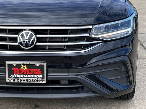 Used 2024 Volkswagen Tiguan SE image 8