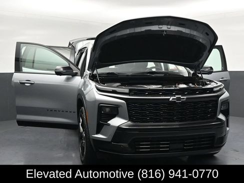 Used 2024 Chevrolet Traverse RS w/ LPO, Floor Liner Package AWD/4WD image 37