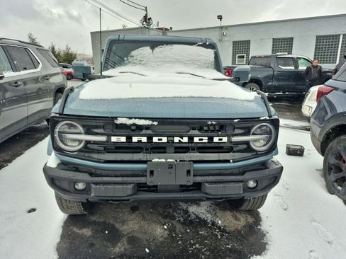 Used 2022 Ford Bronco Outer Banks image 2