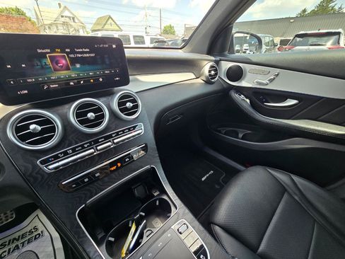 Used 2022 Mercedes-Benz GLC 300 4MATIC image 11