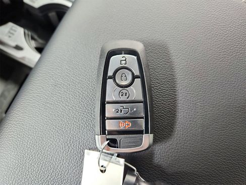 New 2026 Ford F250 Lariat w/ Lariat Ultimate Package image 39