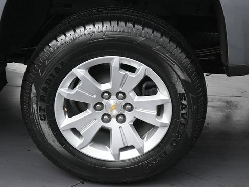 Used 2022 Chevrolet Colorado LT w/ Fleet Safety Package RWD image 11