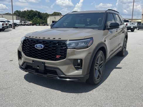 New 2026 Ford Explorer ST w/ Sun And Sound Package AWD/4WD image 2