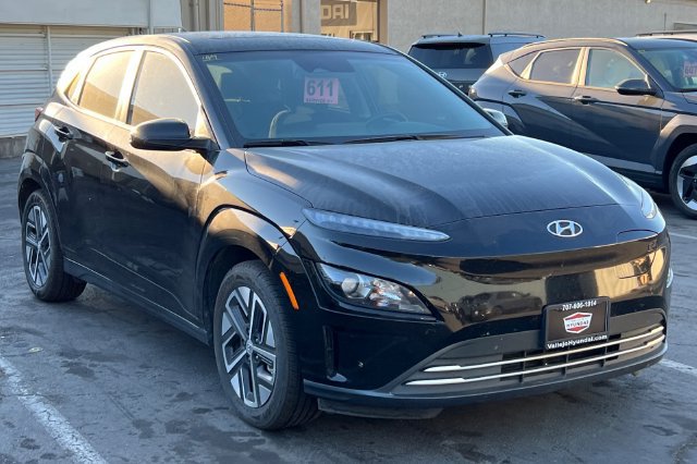 Used 2023 Hyundai Kona SEL w/ Cargo Package FWD image 2