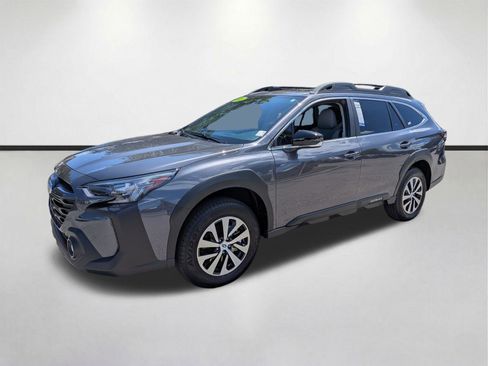 Certified 2025 Subaru Outback Premium AWD/4WD image 8