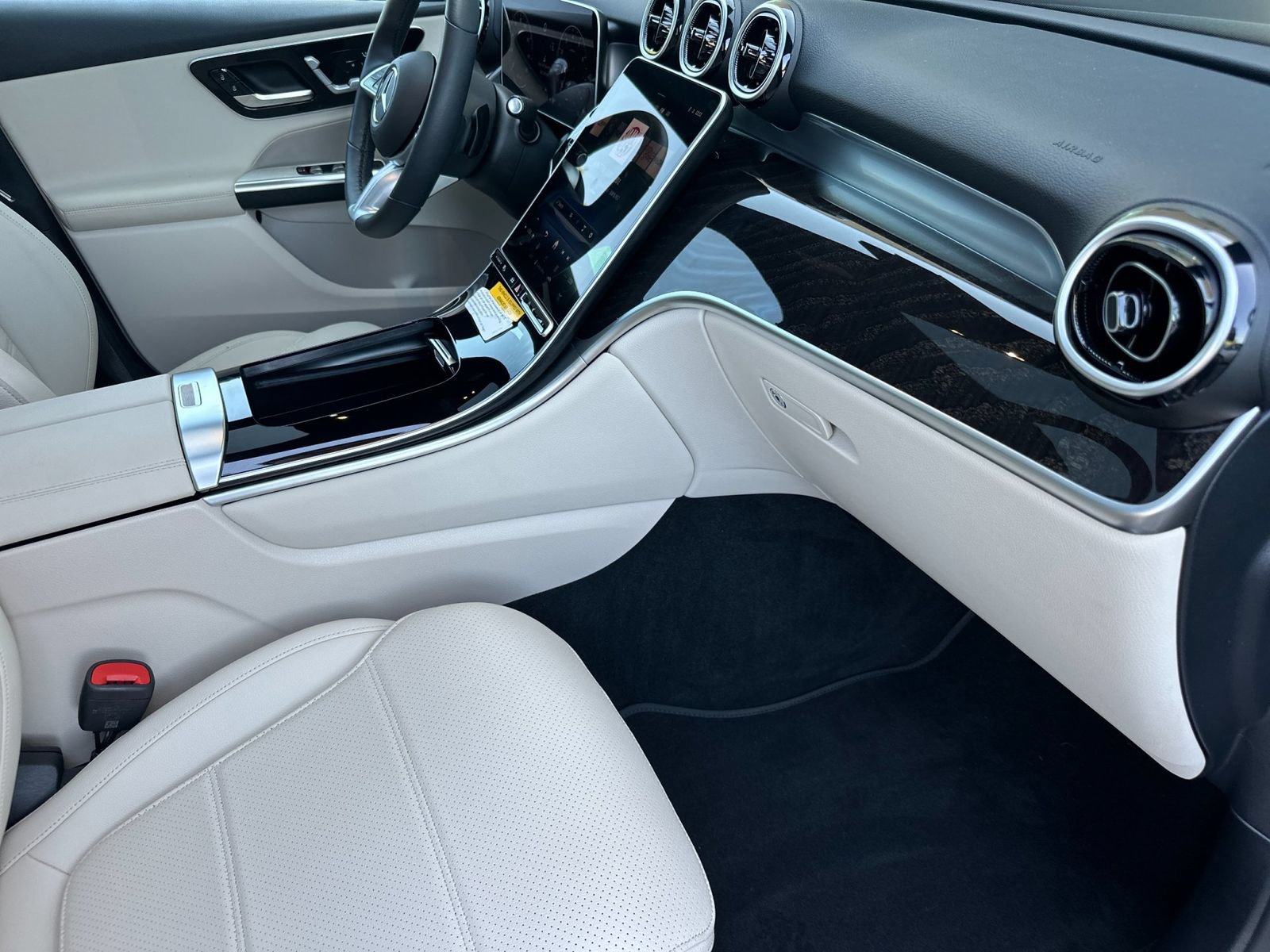 Certified 2026 Mercedes-Benz GLC 300 4MATIC image 18