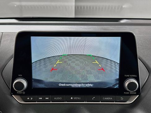 Used 2024 Nissan Sentra SV FWD image 22