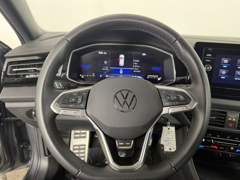 Used 2025 Volkswagen Jetta Sport FWD image 21