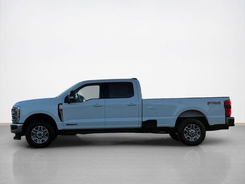 Used 2024 Ford F250 Lariat w/ FX4 Off-Road Package image 4