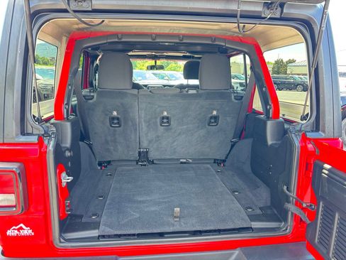 Used 2019 Jeep Wrangler Unlimited Sport S AWD/4WD image 16