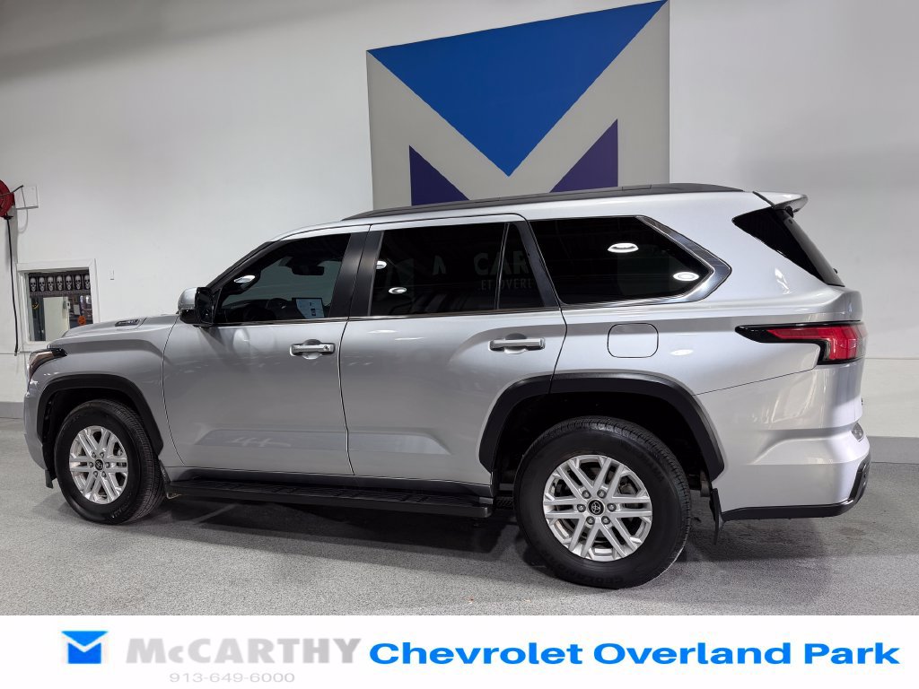 Used 2024 Toyota Sequoia SR5 w/ SR5 Premium Package AWD/4WD image 7