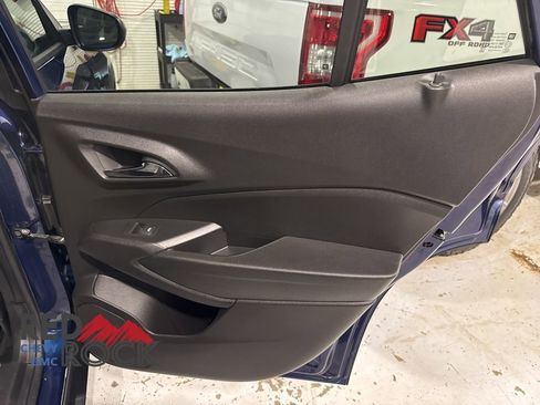 Used 2024 Chevrolet Trax LS w/ LS Convenience Package image 15