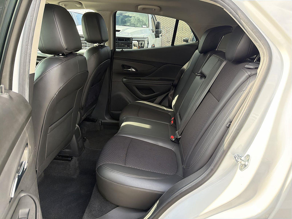 Used 2021 Buick Encore Preferred FWD image 21